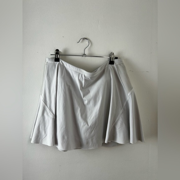 Athleta Match Point Skort 15.5" White SIZE medium - Picture 3 of 7